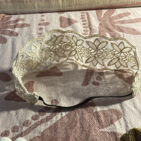 Hair things - Picture 4 of 4